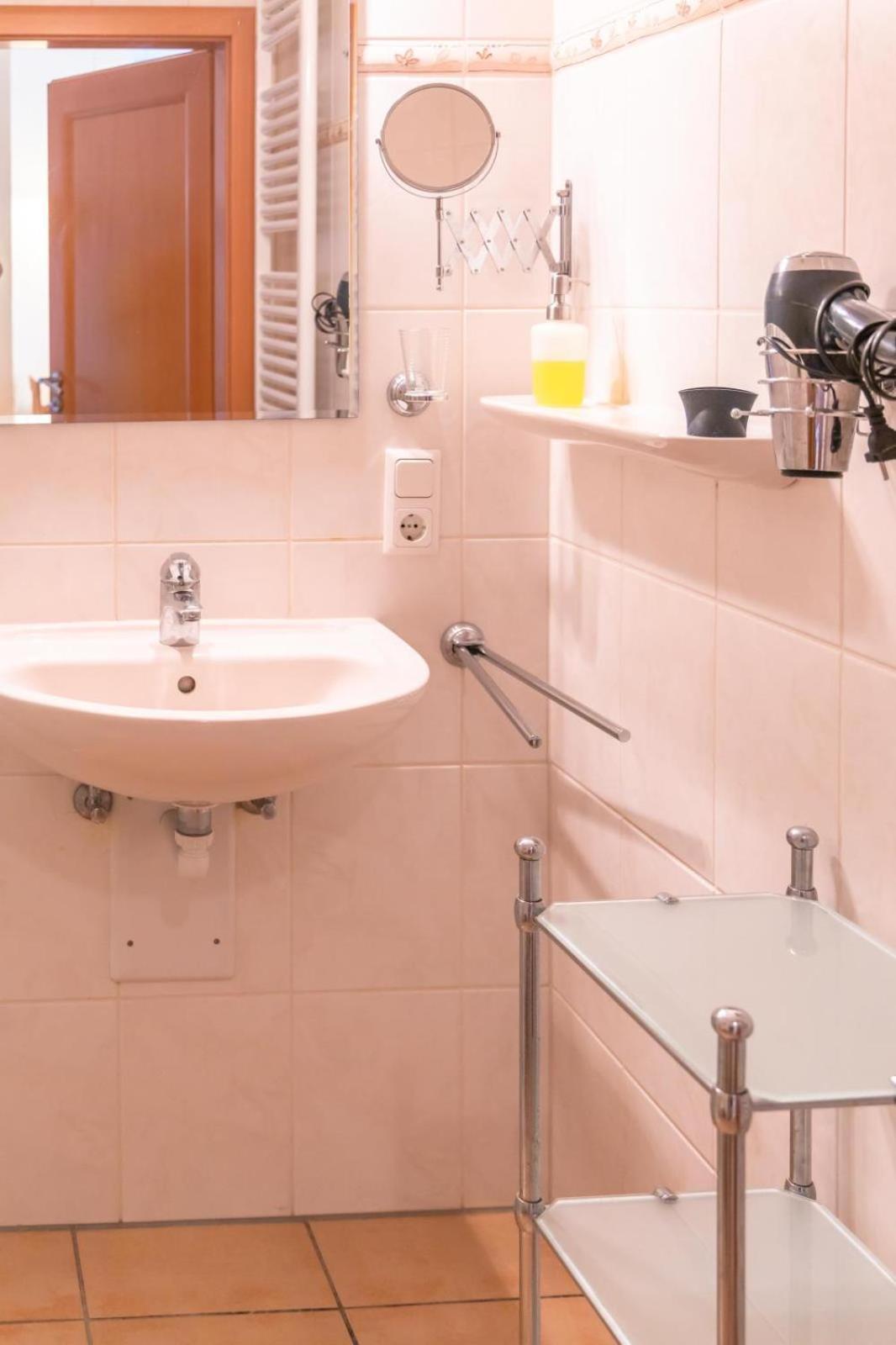 Neef Ferienwohnung 4 Am Petersberg מראה חיצוני תמונה