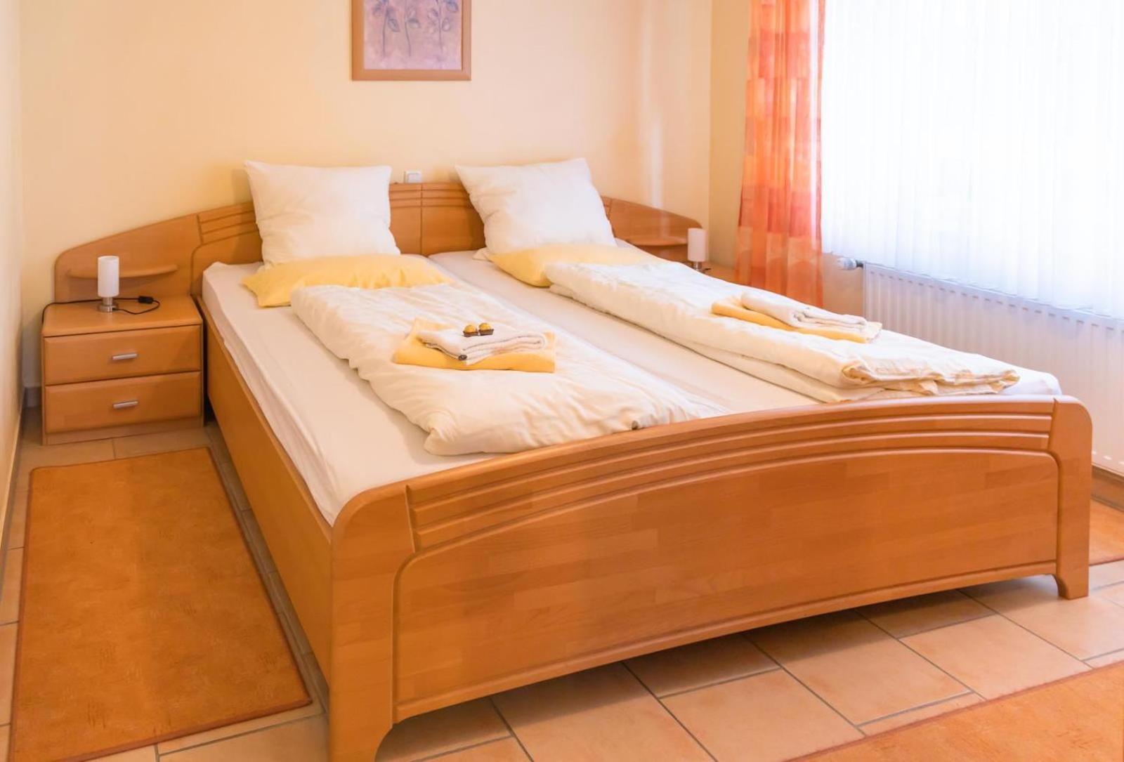 Neef Ferienwohnung 4 Am Petersberg מראה חיצוני תמונה